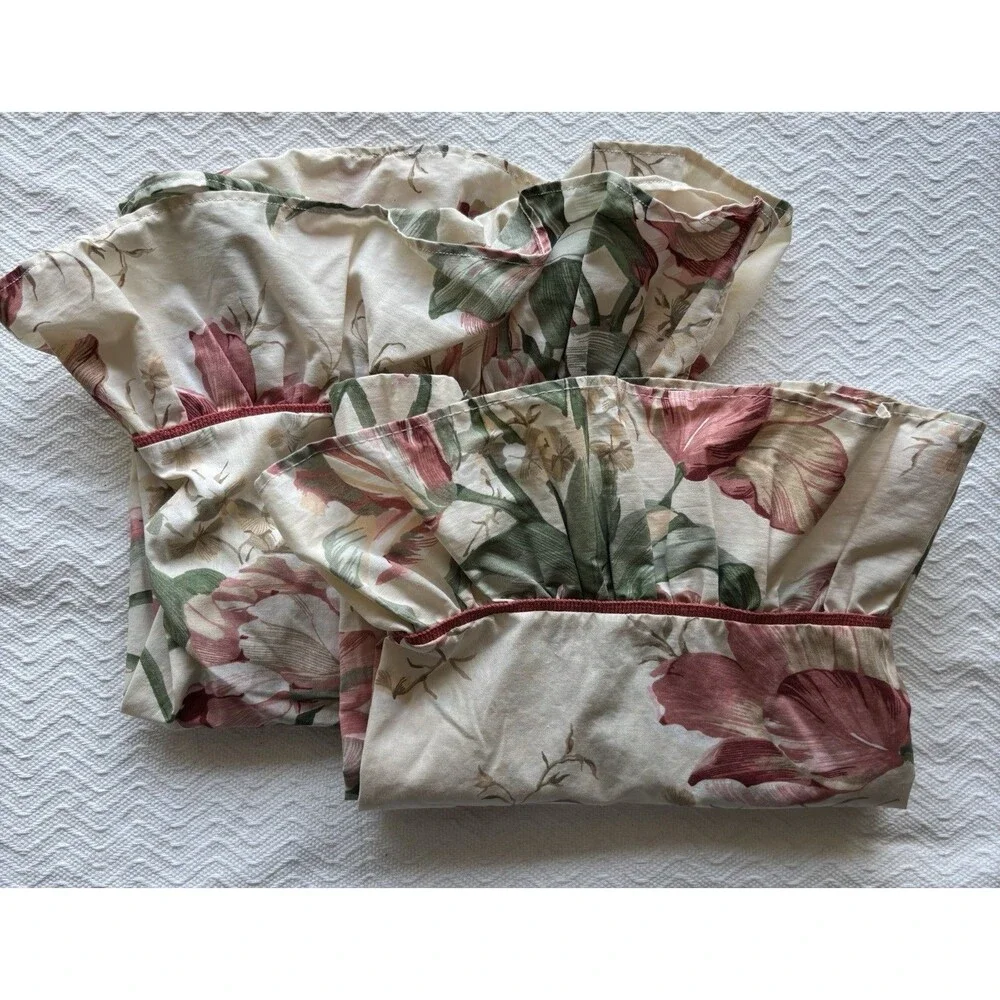 Pair VTG WAVERLY Garden Room Pillowcases Tulips Cottagecore Bloom Standard USA